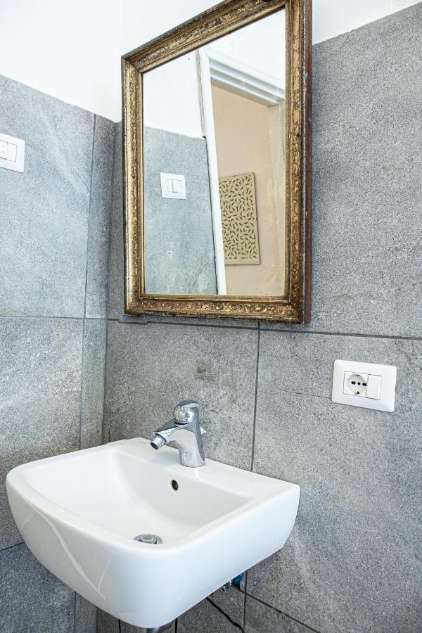 ミラノA Due Passi Dal Duomoアパートメント エクステリア 写真